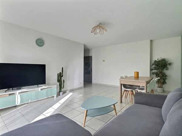 A vendre appartement de type 3 avec terrasse et parking à Marseille 13013 - Saint Jérôme