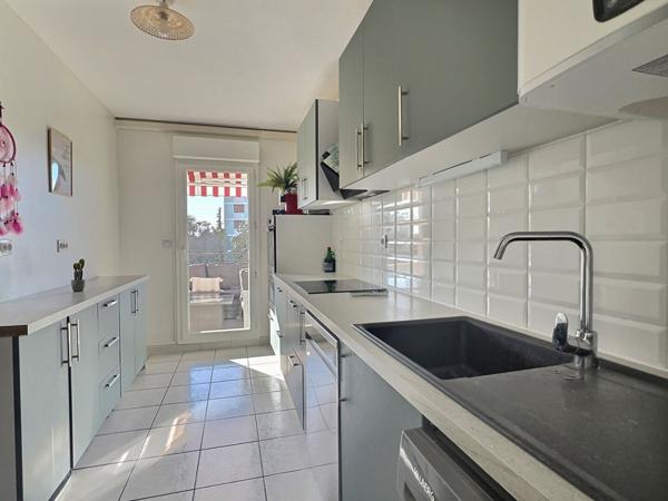 A vendre appartement de type 3 avec terrasse et parking à Marseille 13013 - Saint Jérôme