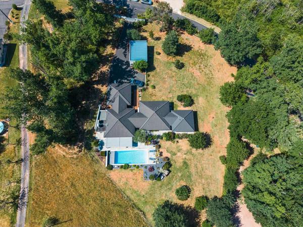 Vente                                                      Maison
                        
                     7 pièces                      175 m2                     à Meyssac