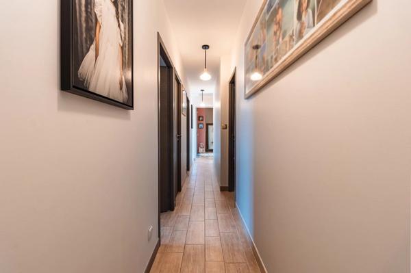 Vente                                                      Maison
                        
                     7 pièces                      175 m2                     à Meyssac