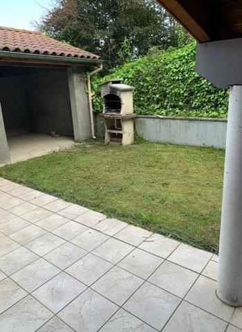 F4 avec jardin - ST PRIEST EN JAREZ