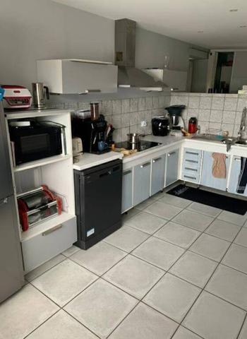 F4 avec jardin - ST PRIEST EN JAREZ