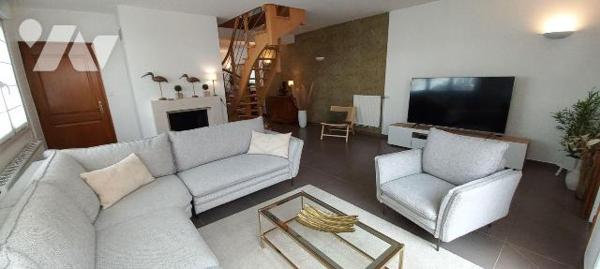 Cappelle la Grande (59180), idéalement située à proximité immédiate des commerces et commodités...