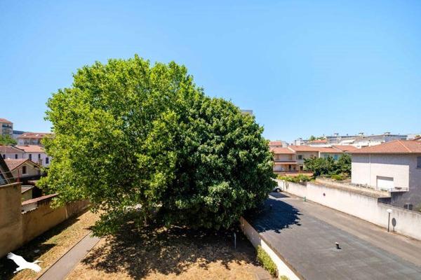 Appartement 241 960 € Lyon 08 5 p 75 m² DPE E