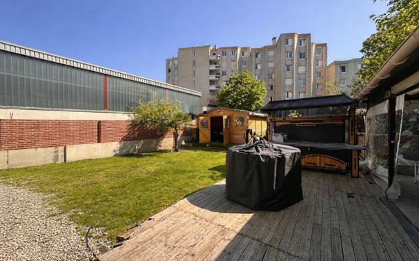Maison à vendre    3 pièces •  Montreuil