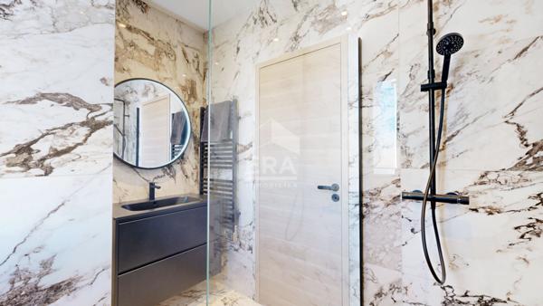 NICE - BAS BAUMETTES : MAGNIFIQUE 3 PIÈCES EN DERNIER ÉTAGE AVEC GRANDE TERRASSE