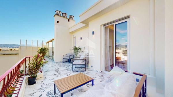 NICE - BAS BAUMETTES : MAGNIFIQUE 3 PIÈCES EN DERNIER ÉTAGE AVEC GRANDE TERRASSE