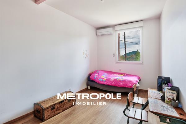 Maison 4 pièce(s) 3 chambre(s) 130 m²