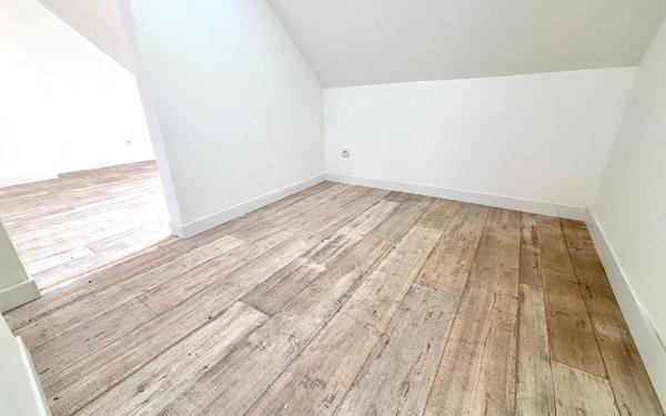 Maison à vendre    3 pièces • 74 m2 Saint-Quentin