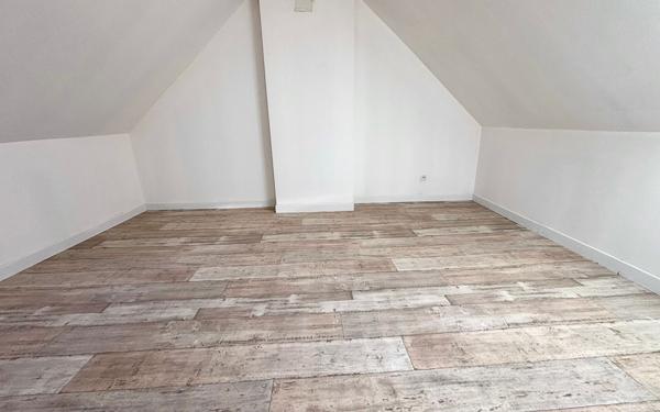 Maison à vendre    3 pièces • 74 m2 Saint-Quentin