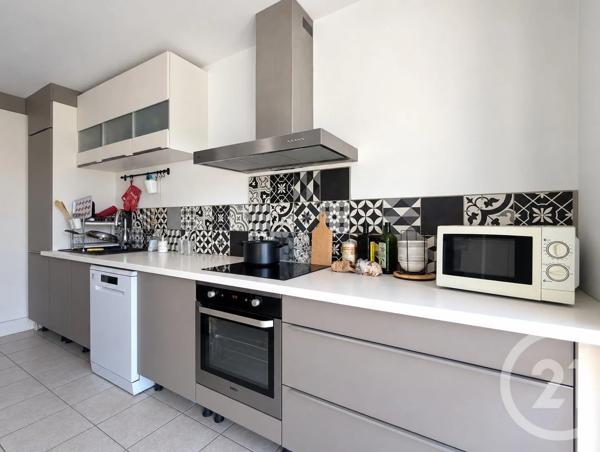 Appartement T5 à vendre  5 pièces - 107,70 m 2   GRENOBLE  - 38