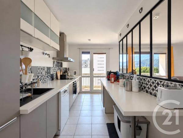 Appartement T5 à vendre  5 pièces - 107,70 m 2   GRENOBLE  - 38