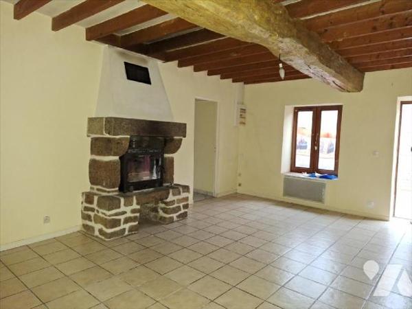 A Vendre, à SAINT DENIS DE GASTINES, en Mayenne (53500). Maison à usage d'habitation, comprenan...