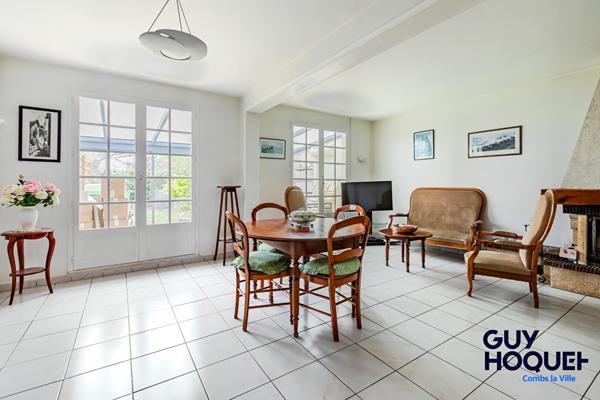 Maison 8 pièces à vendre à Combs-la-Ville - 6 chambres