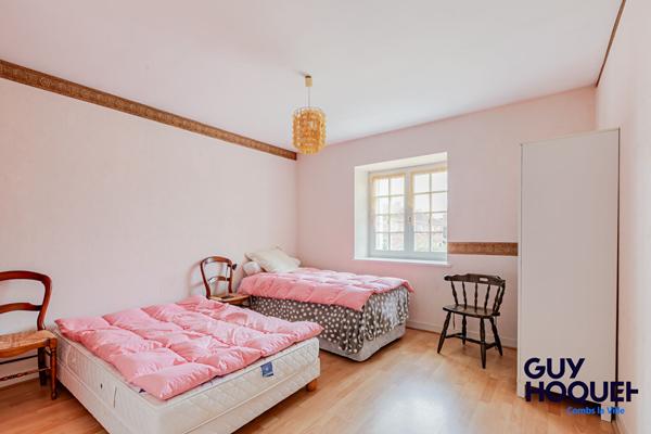 Maison 8 pièces à vendre à Combs-la-Ville - 6 chambres