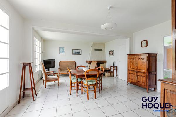 Maison 8 pièces à vendre à Combs-la-Ville - 6 chambres