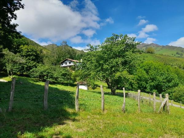 Propriete à vendre 7 pièces SARE (64)