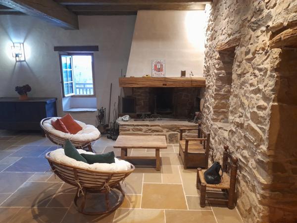 Propriete à vendre 7 pièces SARE (64)