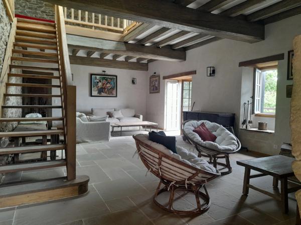 Propriete à vendre 7 pièces SARE (64)