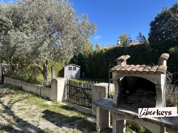Maison 5 chambres à Carpentras, quartier Terres Blanches, avec garage et piscine