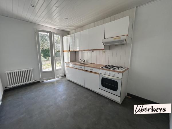 Maison 5 chambres à Carpentras, quartier Terres Blanches, avec garage et piscine