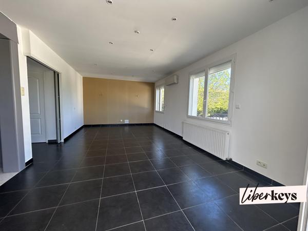 Maison 5 chambres à Carpentras, quartier Terres Blanches, avec garage et piscine
