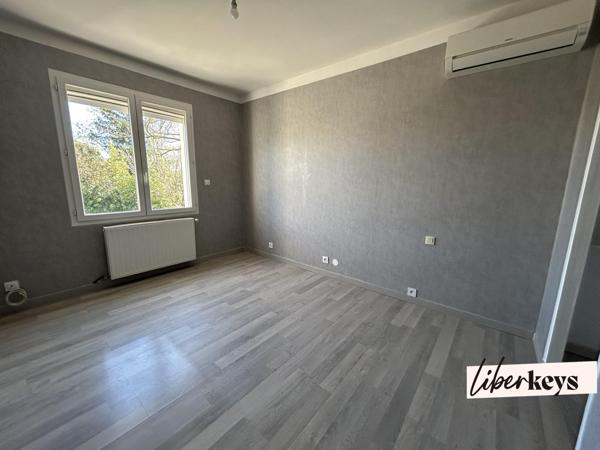 Maison 5 chambres à Carpentras, quartier Terres Blanches, avec garage et piscine