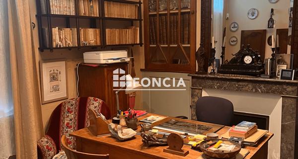À vendre Maison 10 pièces 230 m² - La Chartre-sur-le-loir 72340