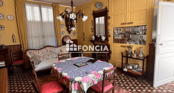 À vendre Maison 10 pièces 230 m² - La Chartre-sur-le-loir 72340