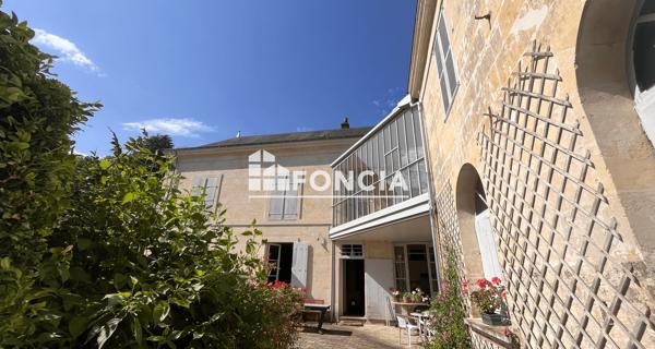 À vendre Maison 10 pièces 230 m² - La Chartre-sur-le-loir 72340