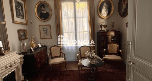 À vendre Maison 10 pièces 230 m² - La Chartre-sur-le-loir 72340