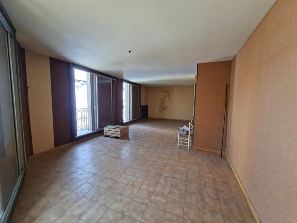 Un immeuble 222M2 3 appartements
