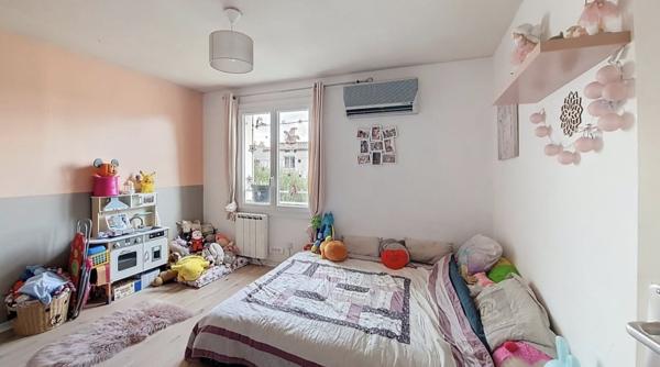 Maison
         4 pièces
        - 91 m² Exclusivité 278 000 € *