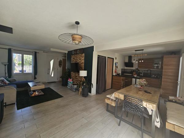 Maison
         4 pièces
        - 91 m² Exclusivité 278 000 € *