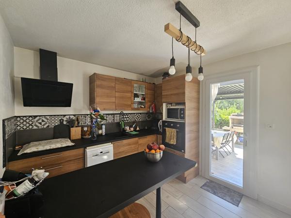 Maison
         4 pièces
        - 91 m² Exclusivité 278 000 € *