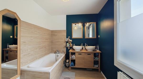 Maison
         4 pièces
        - 91 m² Exclusivité 278 000 € *