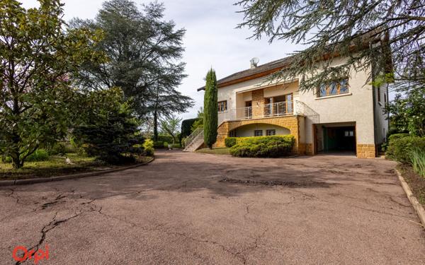 Maison à vendre    9 pièces •  L'Arbresle