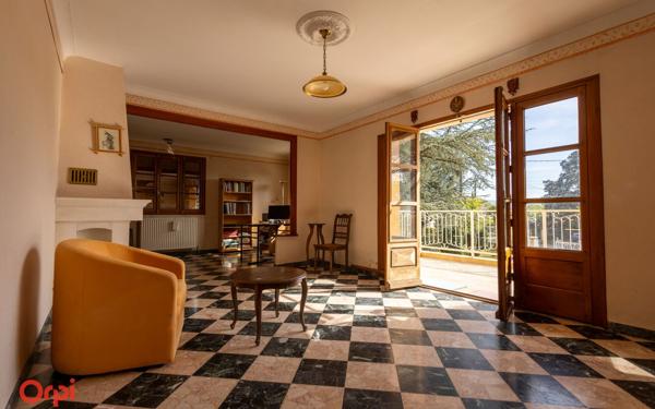 Maison à vendre    9 pièces •  L'Arbresle