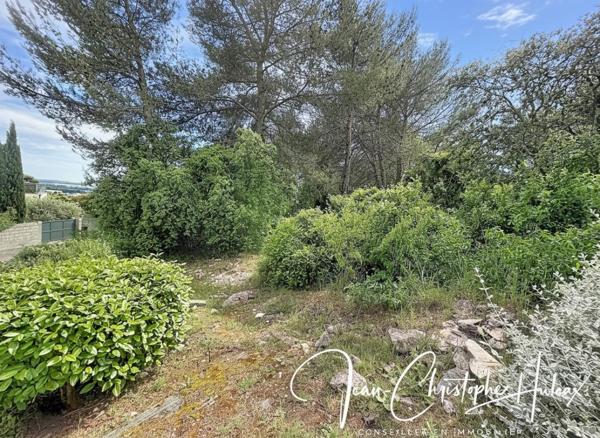 30900 NIMES Terrain à bâtir de 1000 m2 environ