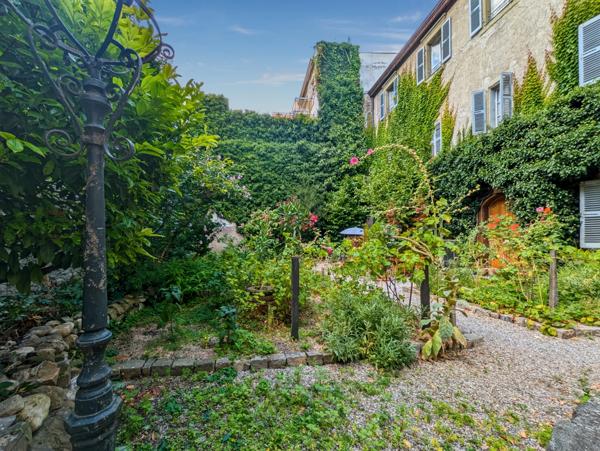 Dpt Haute Savoie (74), à vendre EVIAN-LES-BAINS Appartement T2 de 53,57 m² dans une résidence prestigieuse