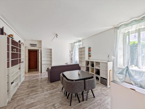 Dpt Haute Savoie (74), à vendre EVIAN-LES-BAINS Appartement T2 de 53,57 m² dans une résidence prestigieuse