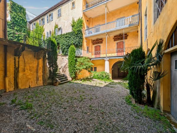 Dpt Haute Savoie (74), à vendre EVIAN-LES-BAINS Appartement T2 de 53,57 m² dans une résidence prestigieuse