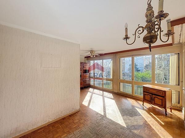 A VENDRE MARSEILLE 13014 ST MARTHE APPARTEMENT T5 LOGGIA PARKING CAVE RESIDENCE FERMEE