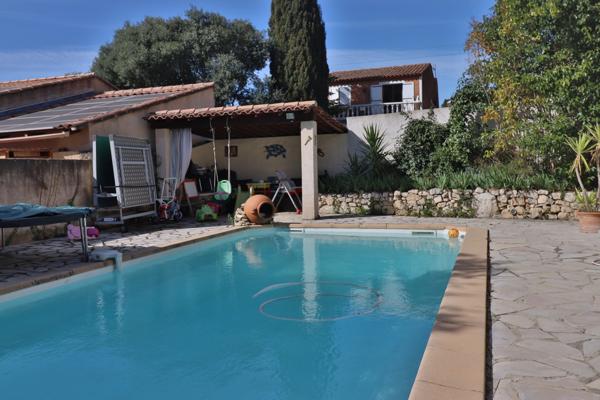 Maison de type 4 avec piscine à Rognac
