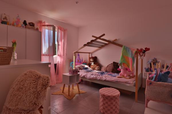 Maison de type 4 avec piscine à Rognac