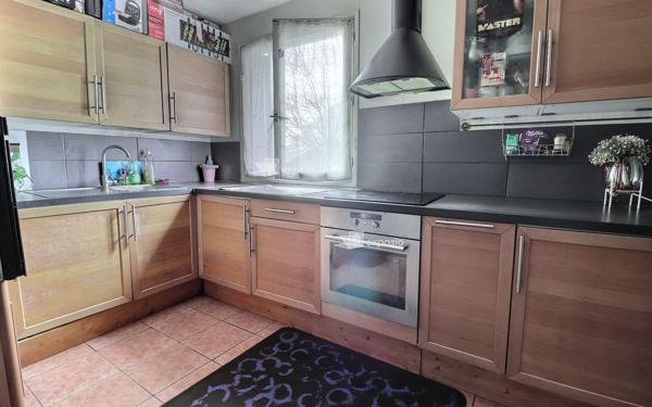 Appartement à vendre    3 pièces • 69 m2 Le Mée-sur-Seine