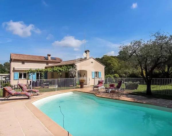 Belle maison avec piscine à vendre à Mougins