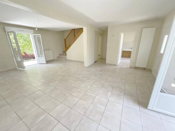 Pavillon Type 6 de 100m2 sur S/Sol , Agglo sud