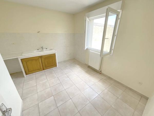 Pavillon Type 6 de 100m2 sur S/Sol , Agglo sud