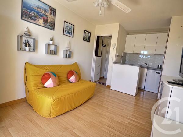 Appartement F2 à vendre  2 pièces - 24,80 m 2   LA LONDE LES MAURES  - 83